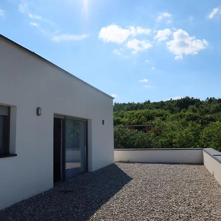 Andoena ホテル Lipjan